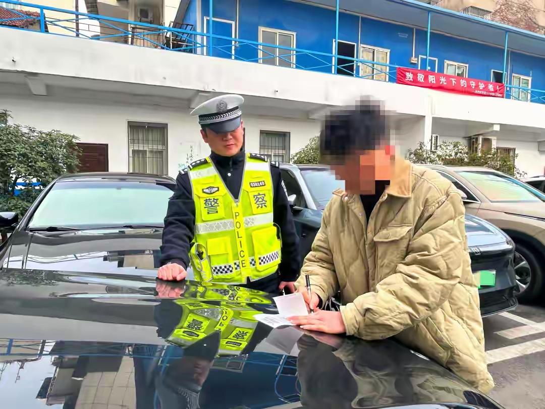 买了14年意外险，今天才被告知：骑摩托车出事不赔！2026年避坑指南

扎心真相