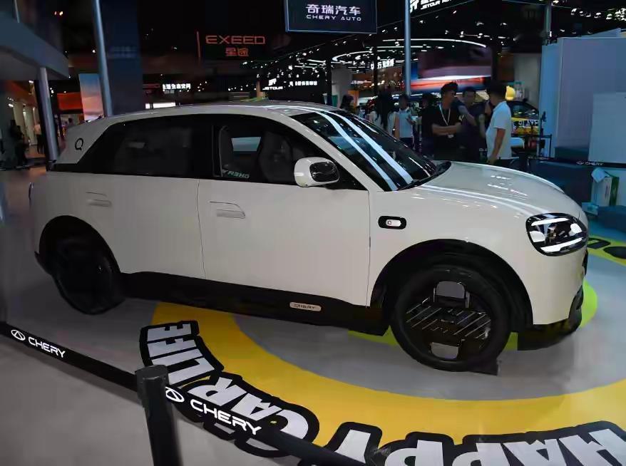 奇瑞全新 QQ3 要上市啦，这消息一出来就勾起不少回忆。想当年，老款 QQ 可是