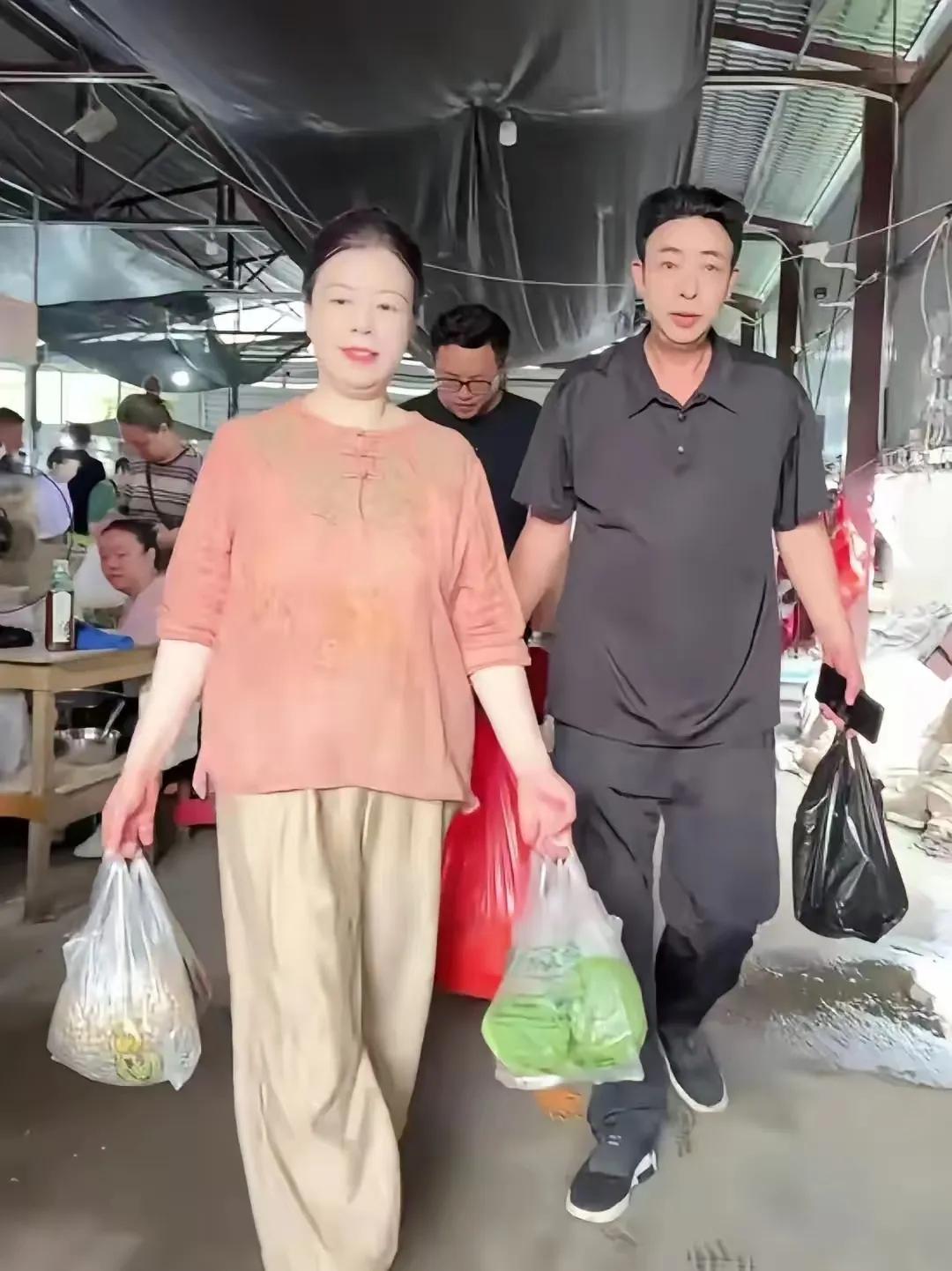 许敏的厨房惊到我了！他们真是很般配的一对。高情商，高智商。哎呀！要是郭威生活在，