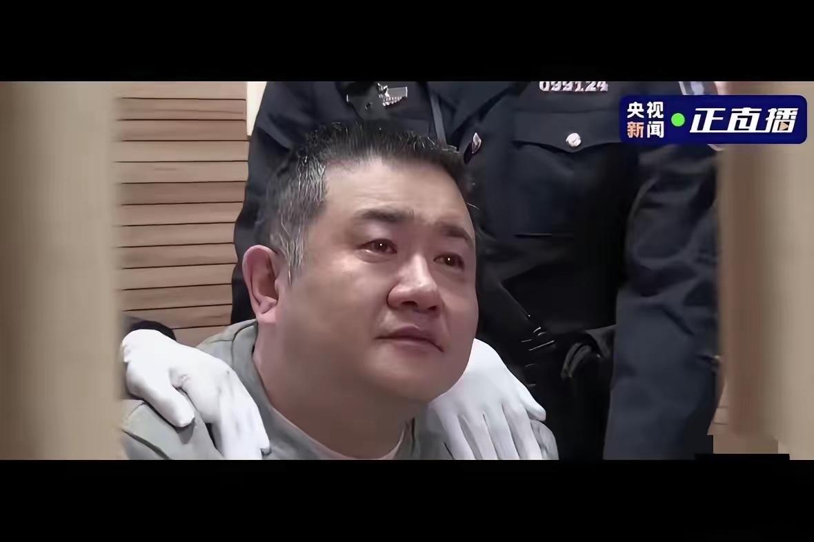 孙小果案最瘆人的从来不是他有多嚣张，是他继父李桥忠当年不过是个五华区城管局局长，