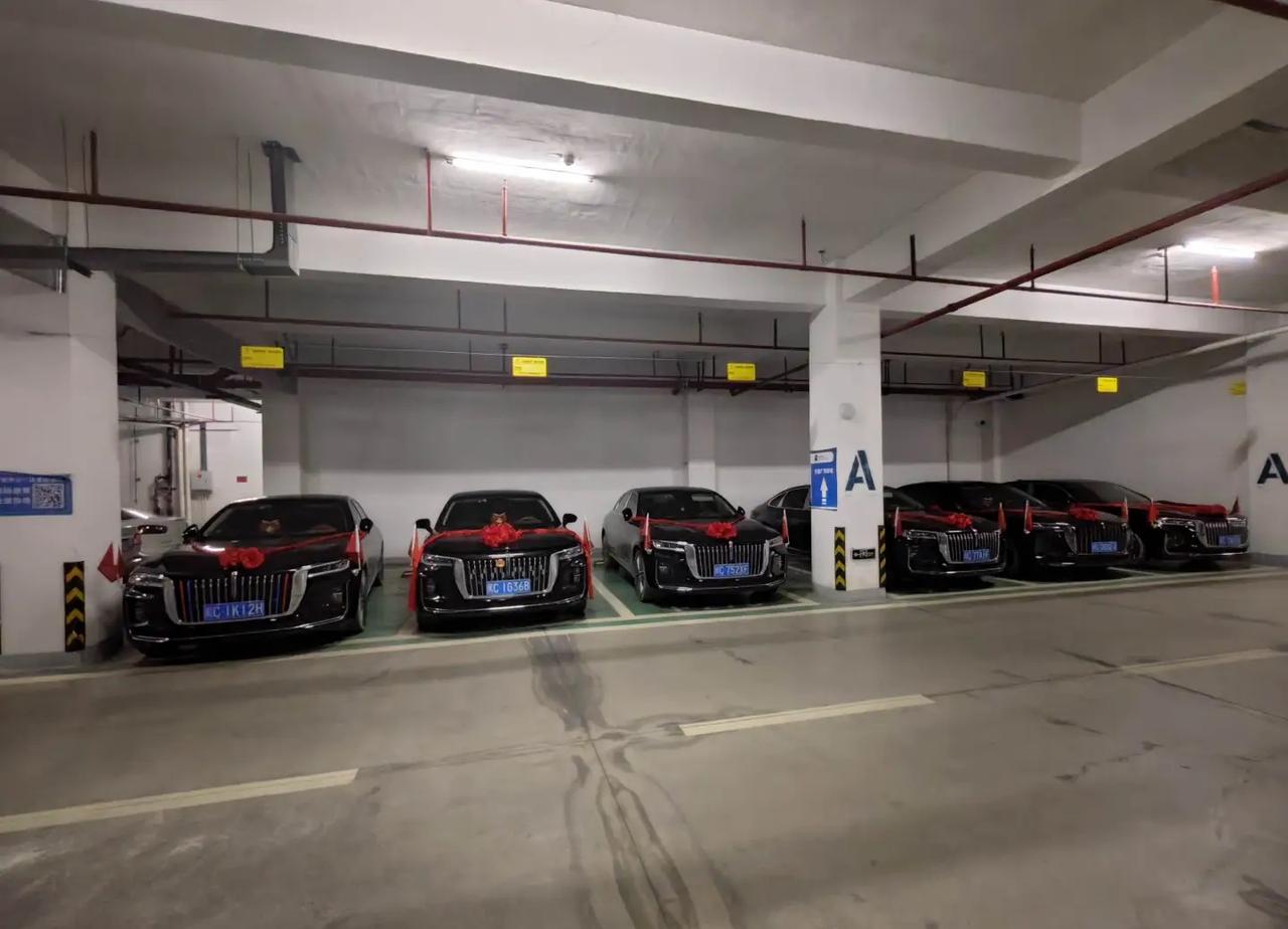 广州靠谱车队 日常出行相伴体验
广州婚车 广州婚车租赁 广州婚车车队 广州婚车租