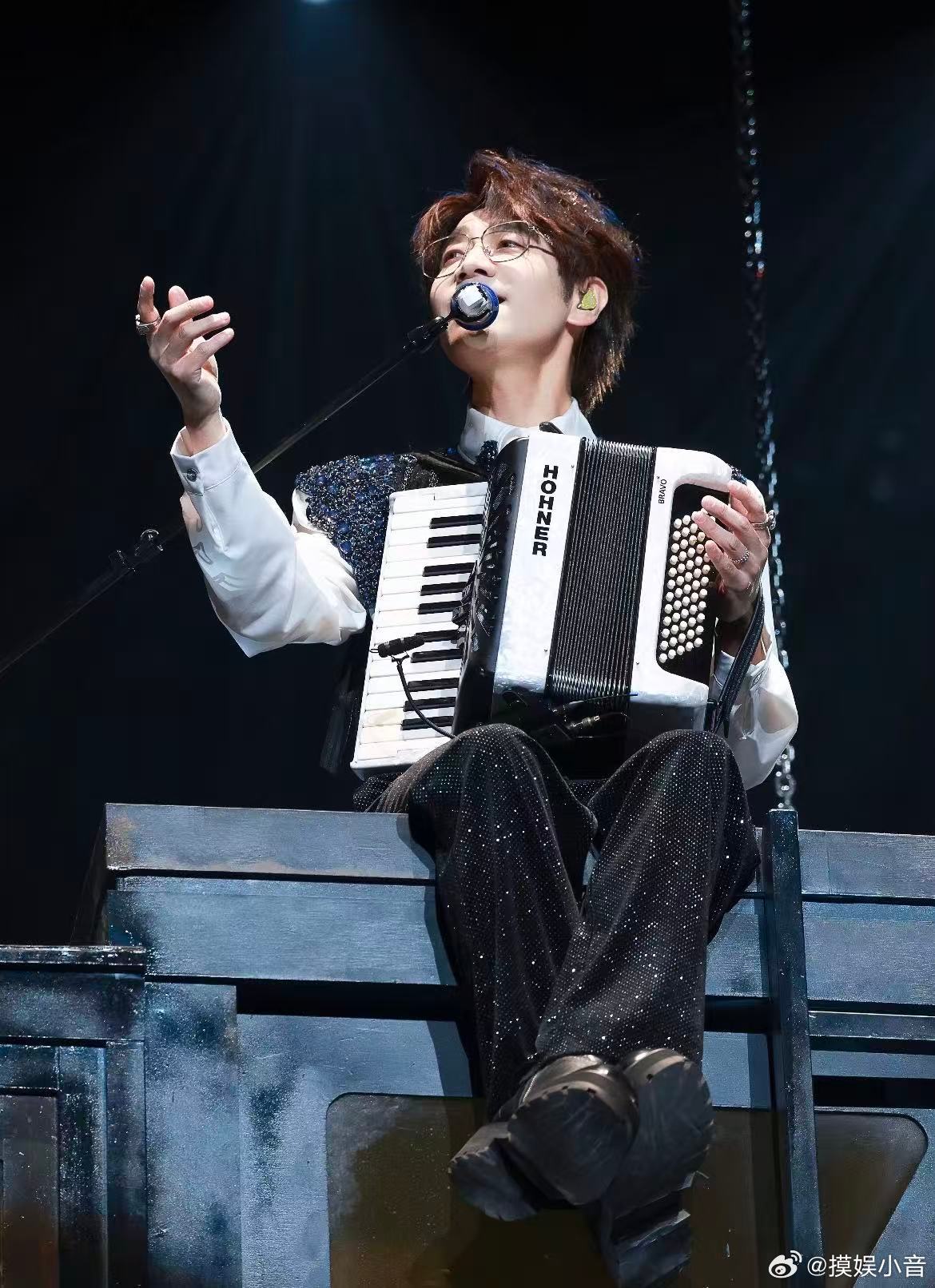 王铮亮一开口就有杨洋的画面了 有些人唱歌是唱歌，王铮亮唱歌是演戏。超级巅峰之夜舞