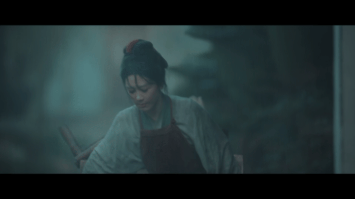 来拯救女主的不是男主是妈妈 这一幕真的太有共鸣了！比起轰轰烈烈的爱情，这种润物细