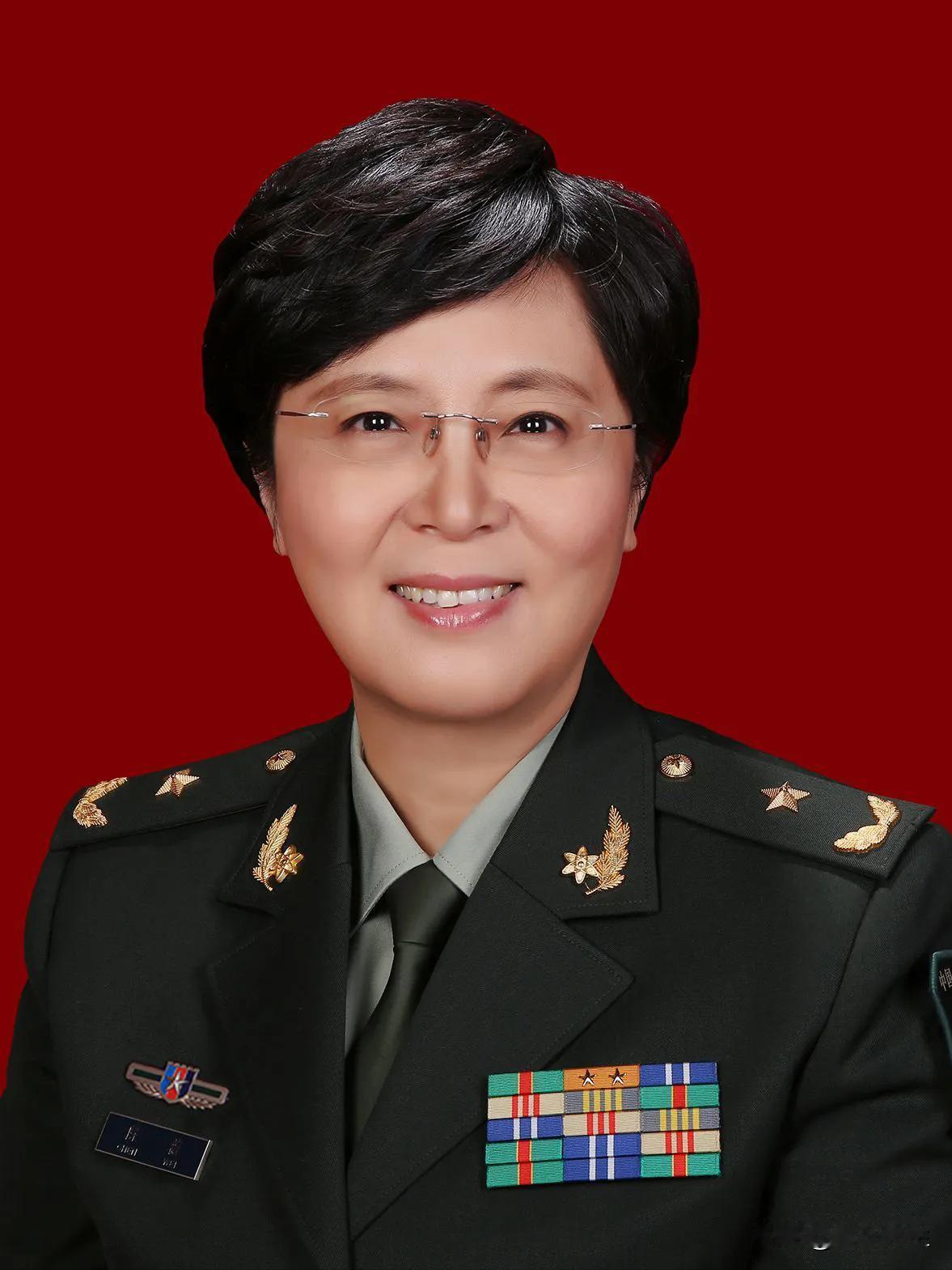 1988年，23岁女孩从浙大保送清华读研。在回青岛火车上，她爱上一个35岁的憨厚