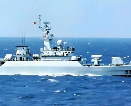 中国海军为什么还在继续爆兵052D？因为便宜好用，并且做的也是最坏的打算，万一以
