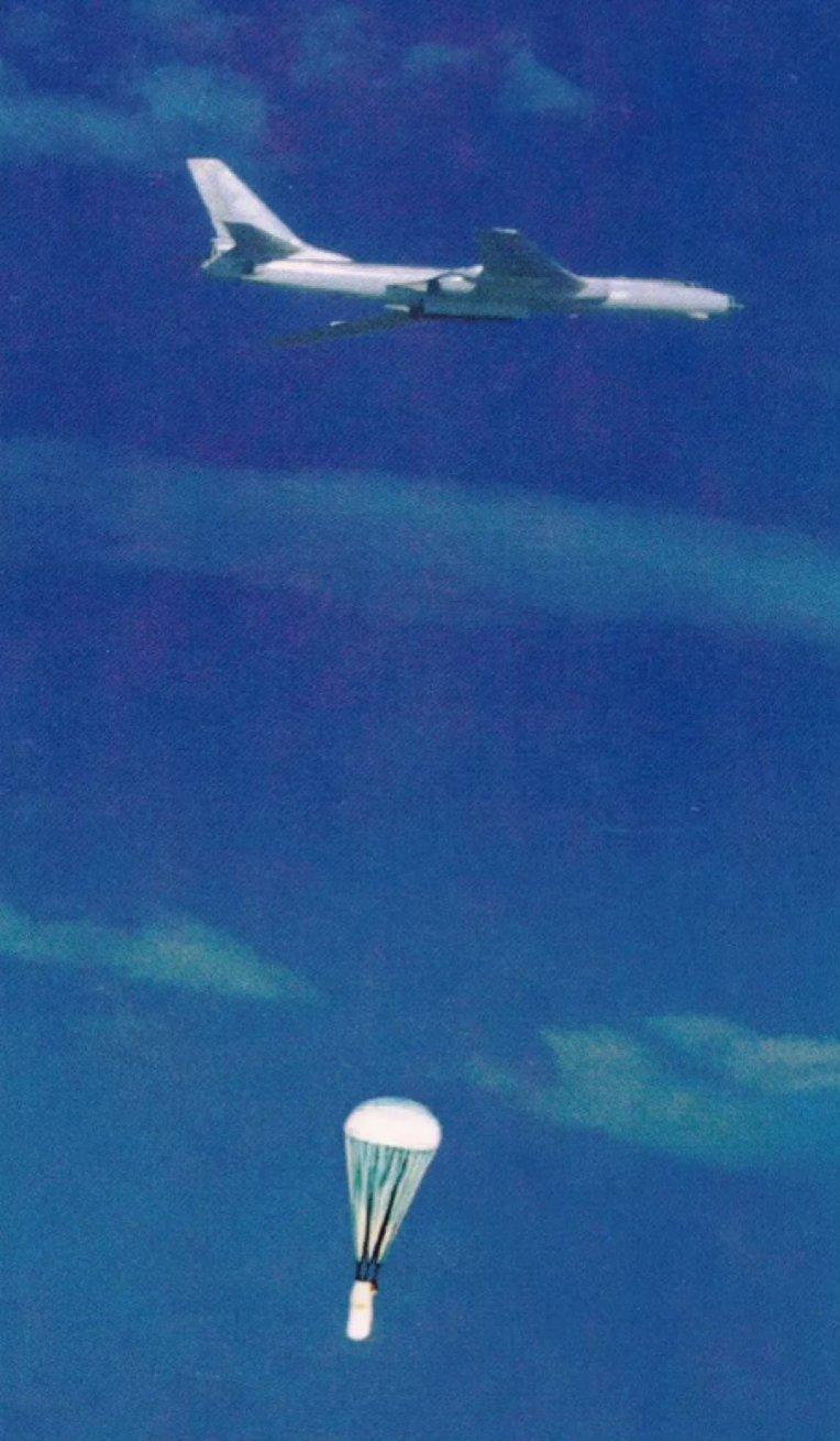 1967年6月17日，中国进行了首次全当量两级氢弹试验，爆炸威力达330万吨TN