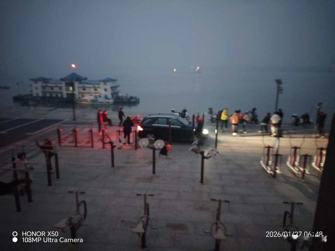 晒图笔记大赛2026年1月27日长江岸边晨练