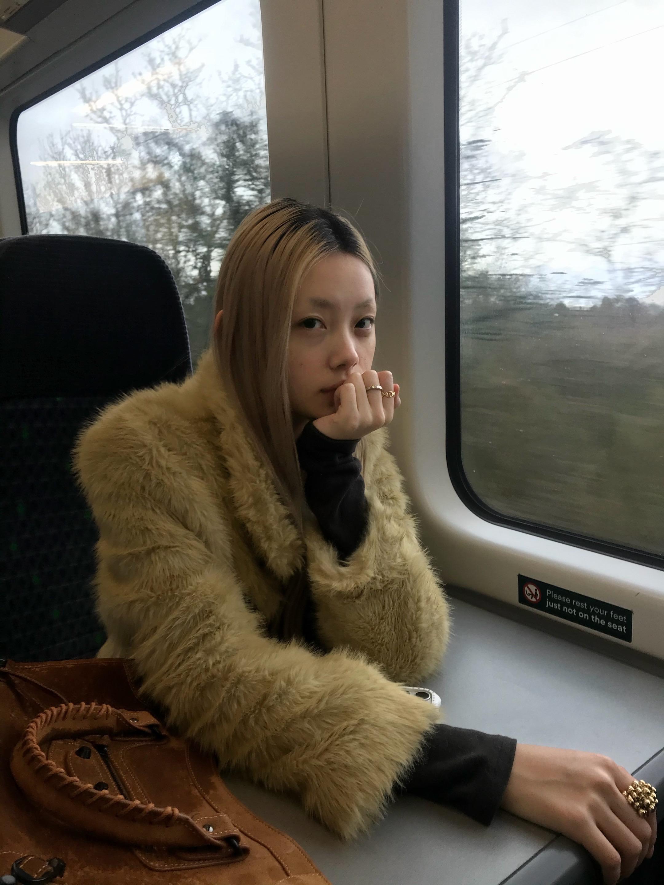 有一天 我用你对我的方式对待你 好奇怪 你居然生气了