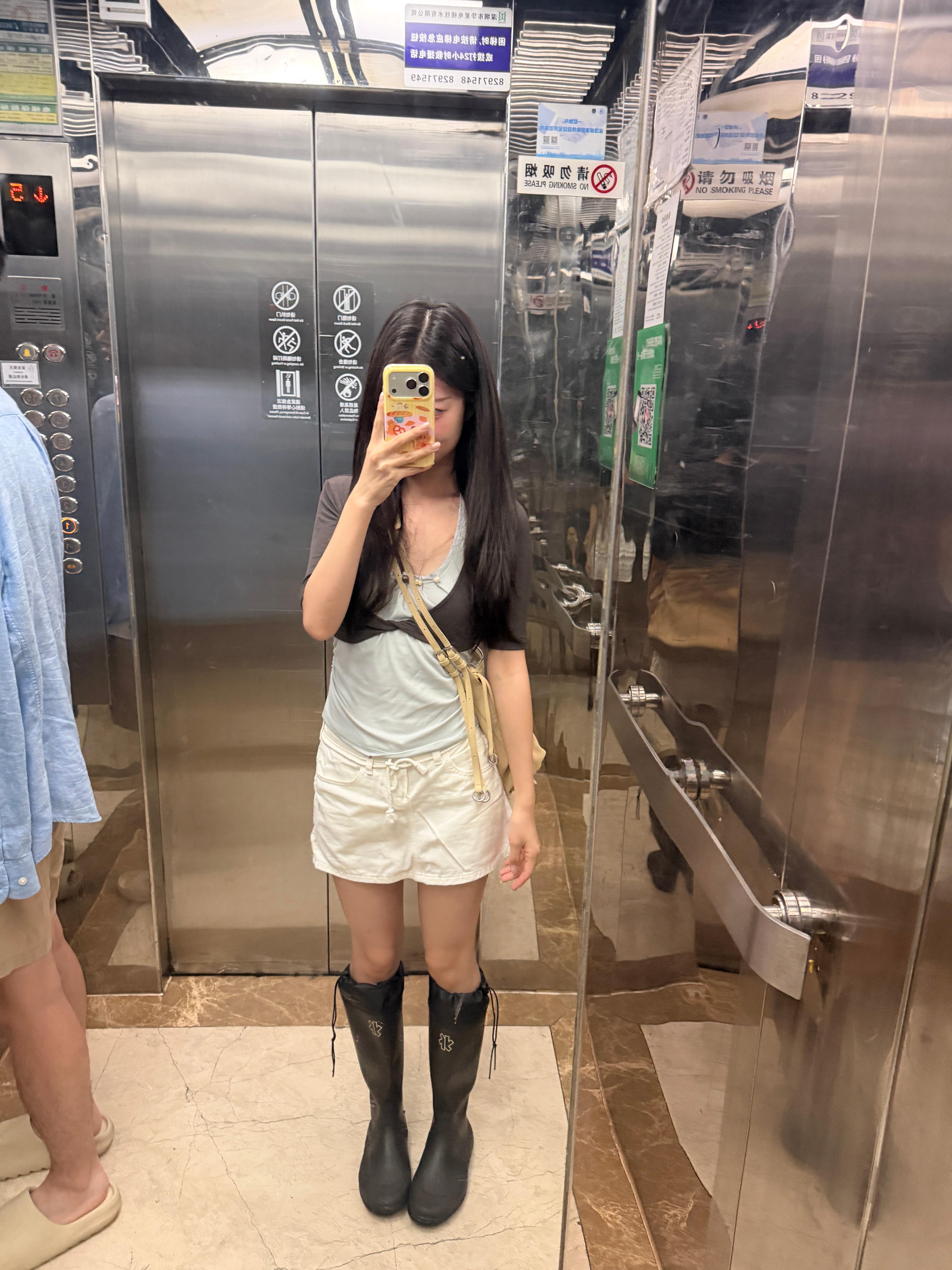 幸好在粤放了一双雨靴 