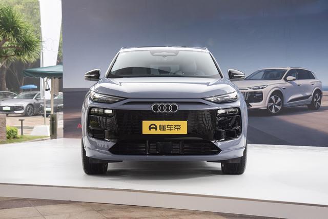 奥迪Q6L e-tron家族焕新上市，限时现金礼后入手价26.98万元起【来自懂