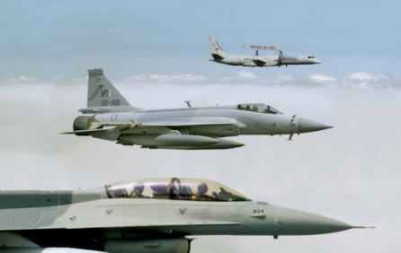 突发！巴基斯坦空军重兵压境中东，撑腰伊朗！
 
当地时间2026年4月9日，中东