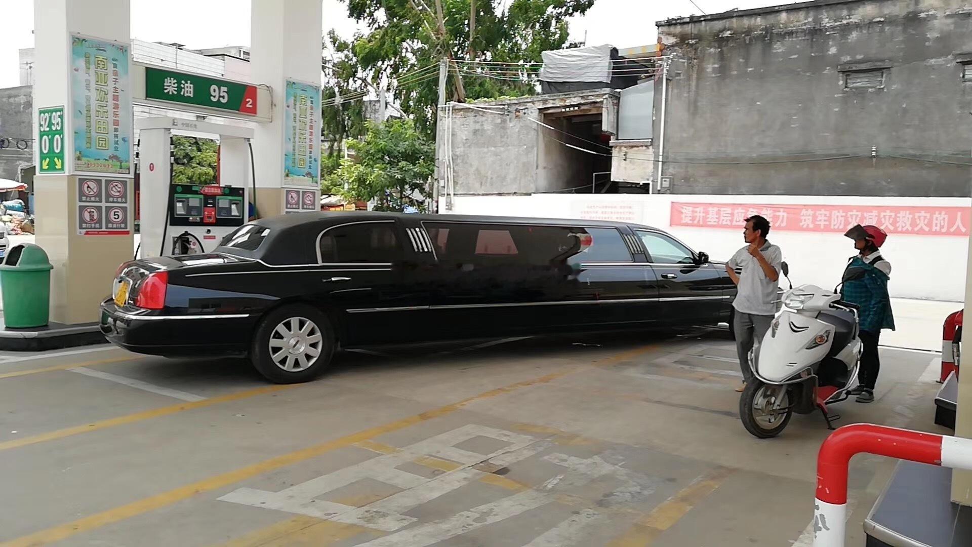 加长礼车~~~如今只能找有缘人才能卖出去！！！时代不一样了~~~如今加长的极限就