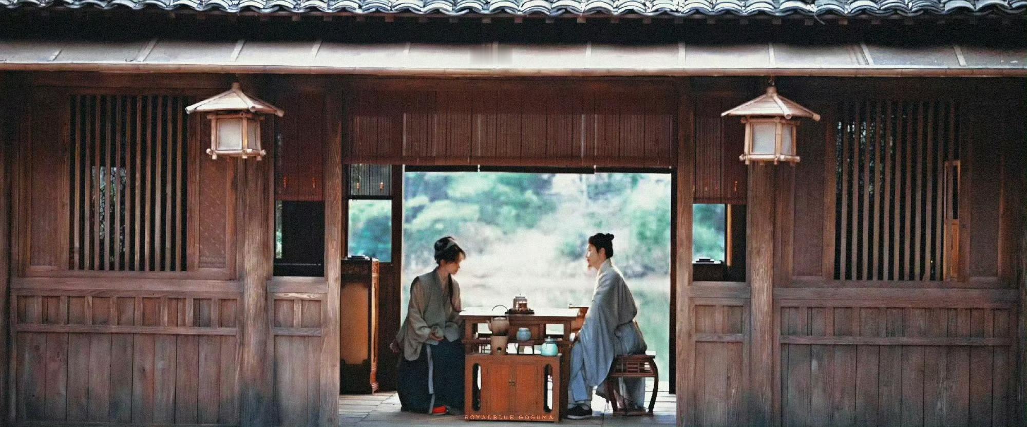 杨紫韩东君家业色彩家业的色彩美学，从色调到构图都透着质感，美得克制又高级，每一帧
