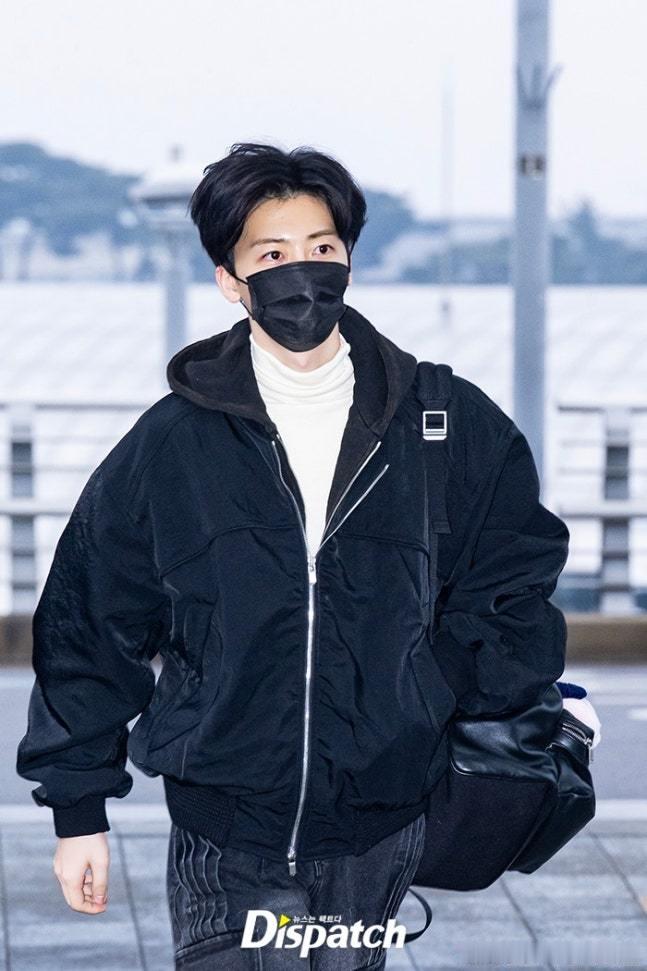 13日，NCT DREAM成员罗渽民 经仁川机场出发，前往海外出席日程。 