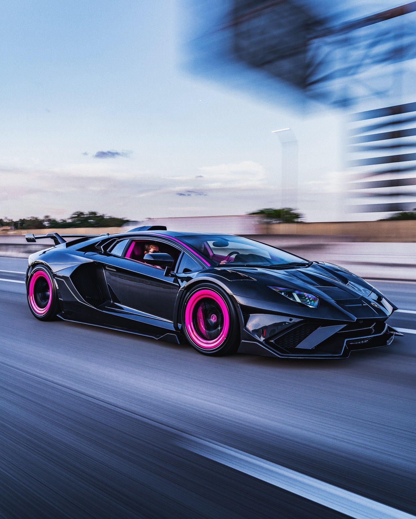 整整18张照片。兰博基尼 Aventador。E3customs 定制的内饰，d