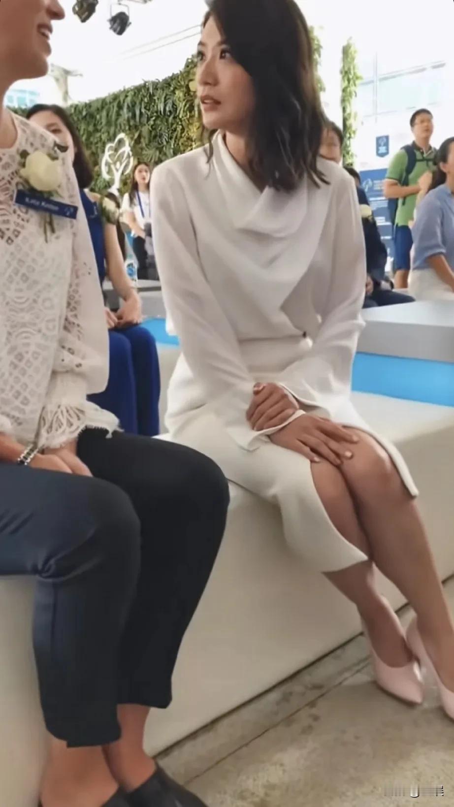 贾静雯