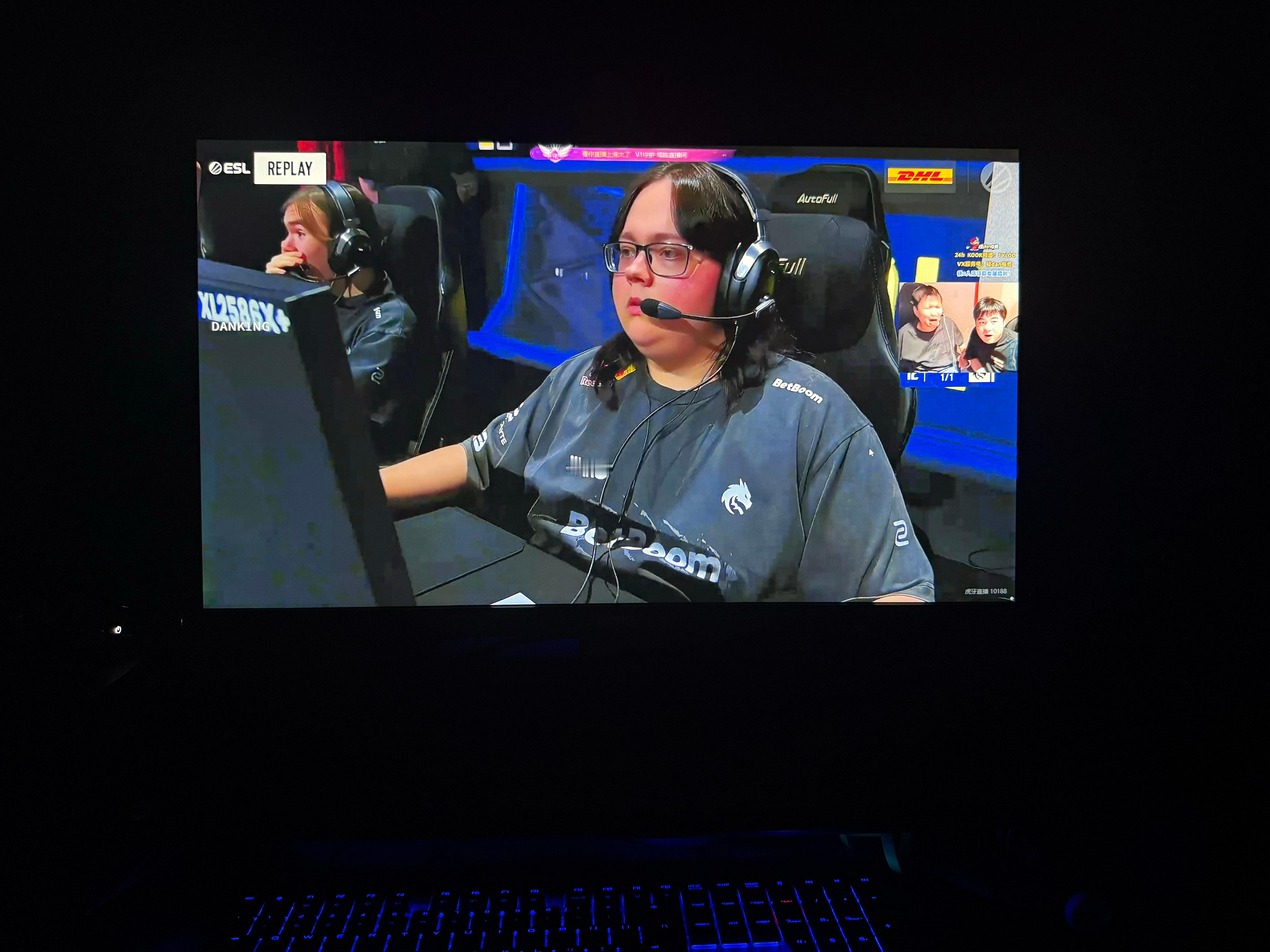 卧槽，csgo历史上最疯狂的时刻！ 马西西一梭子子弹按到底，一串四！说实话这比世