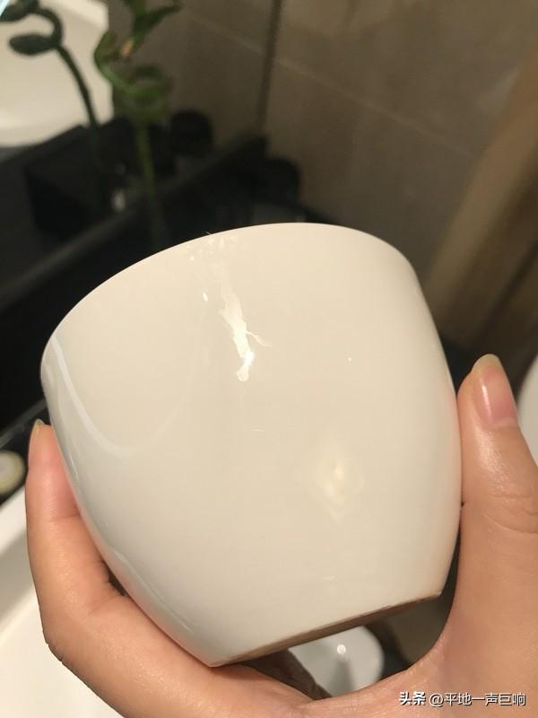 奉劝一些干服务行业的人，

如果觉得太辛苦太委屈了，就不要干了。

不要整天憋着