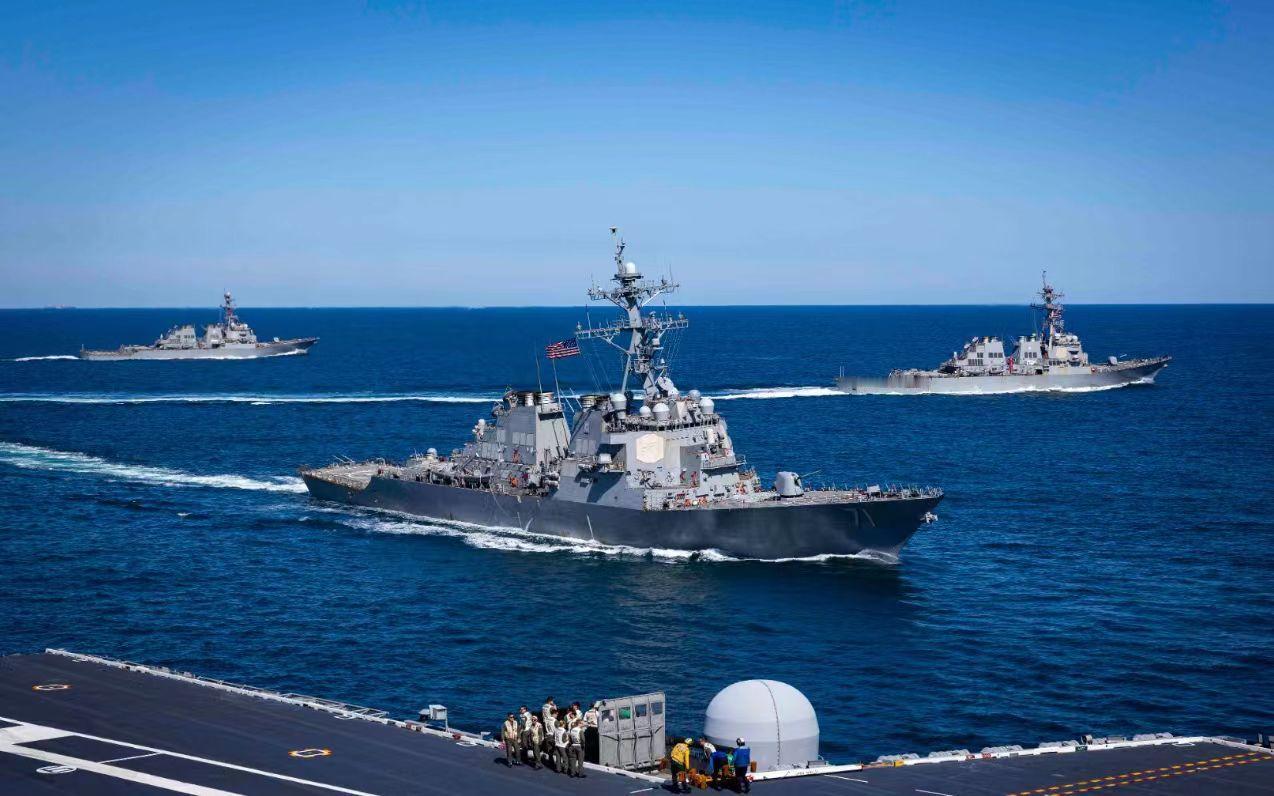 13日晚10点开始，美国海军封锁霍尔木兹海峡，

目的就是封堵伊朗一天200万桶