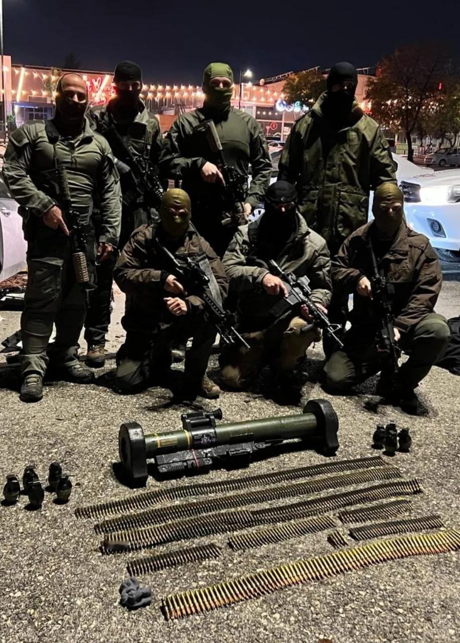 一名阿拉伯激进武装分子在东耶路撒冷被以色列国防军逮捕。在他的车里发现了西方武器，