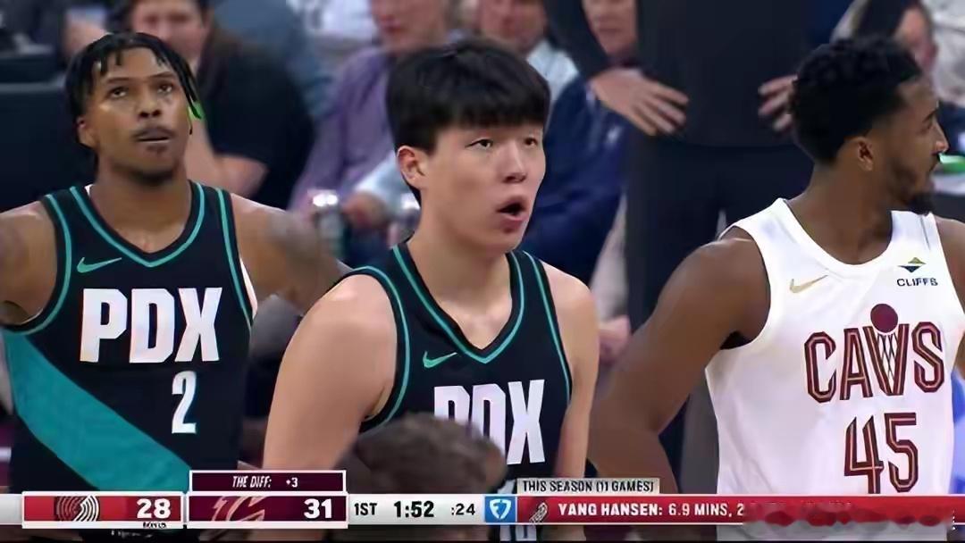 波特兰开拓者 瀚森时隔4场，再有得分入账。明天开拓者发展联盟开战，杨瀚森被下放，