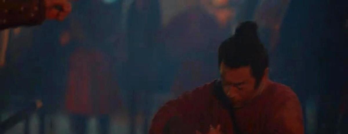 别再恨你爸了，他抽在你身上的每一鞭，都是替未来的你挡的灾。
他不是恨你，是恨自己