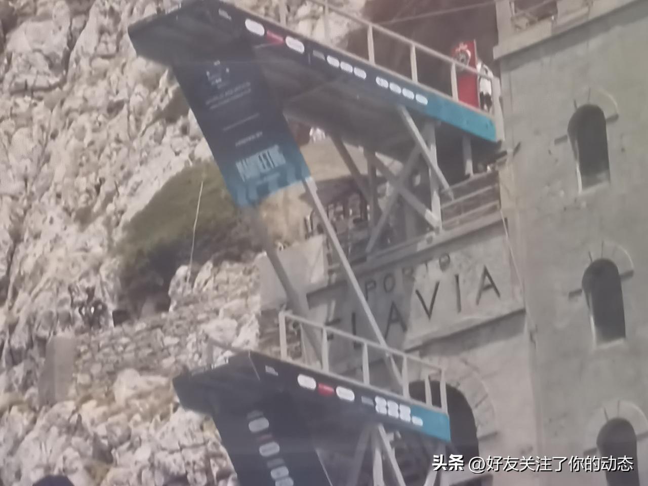 意大利的安全，我们是“重大隐患”

意大利站，赛场设置在岩石陡壁外侧，没有设置电