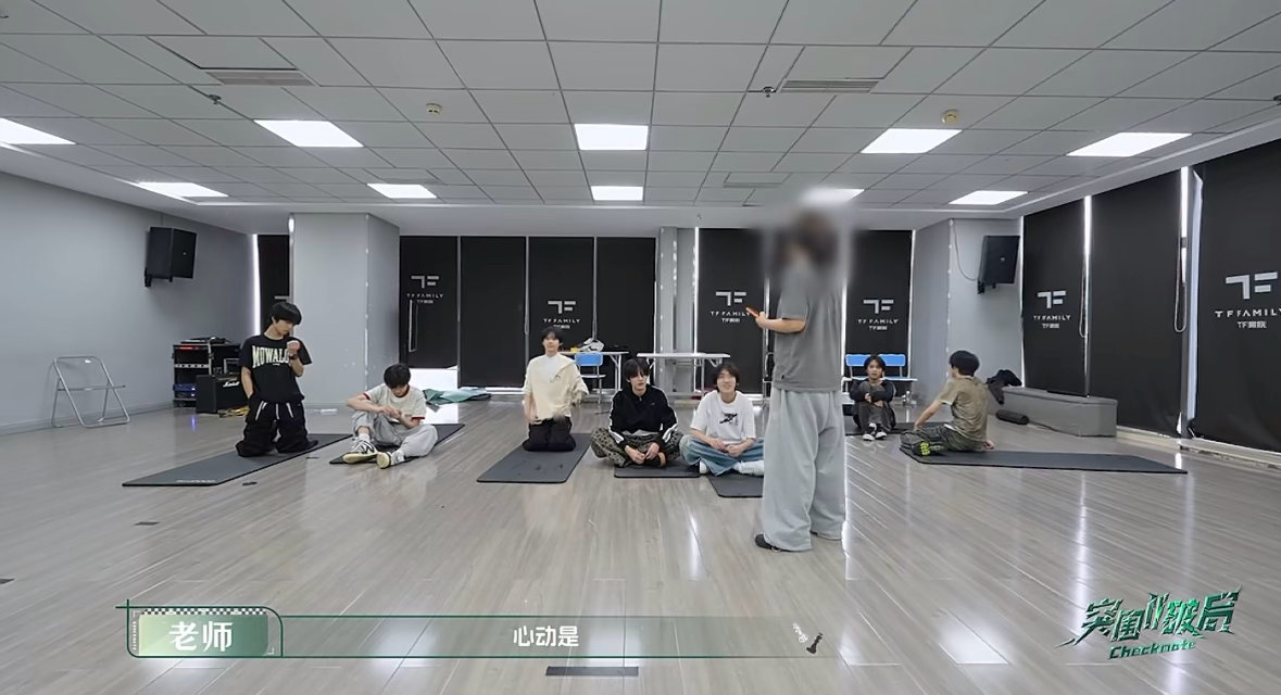 开局就是李煜东C位，难道冥冥之中预告了这一次突围的主角？ 