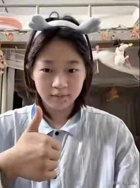 太有格局了！1小时43598元全部捐给了中国乡村发展基金会，助力乡村儿童！

全