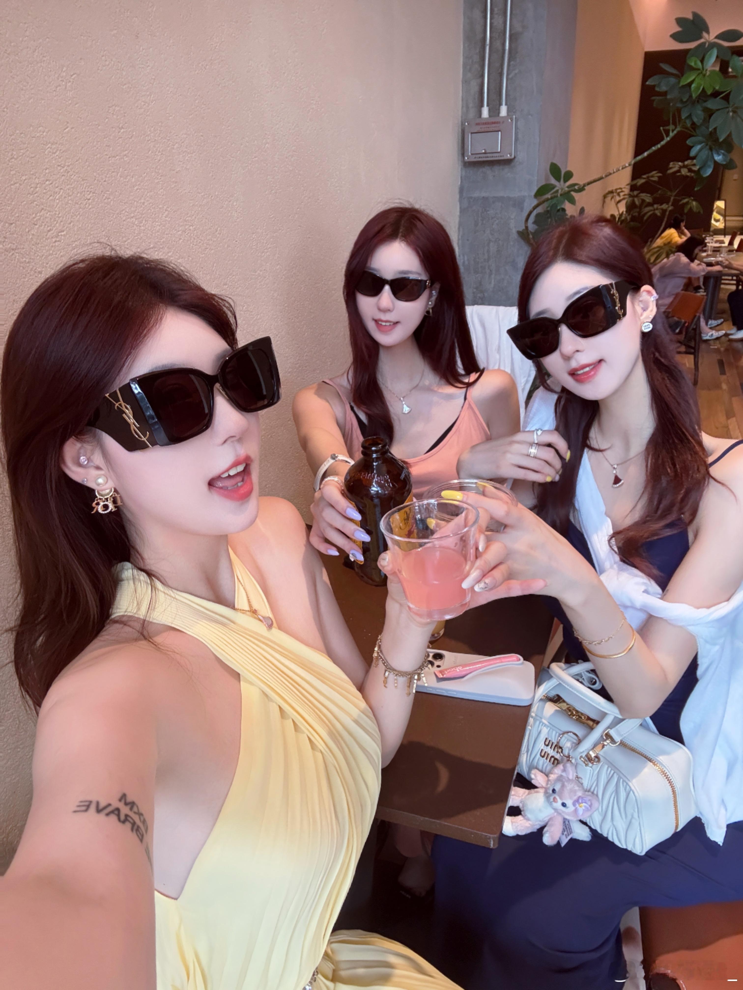 三个小女孩的幸福moment🥂记录生活生活手记三胞胎碧星梦 ​​​