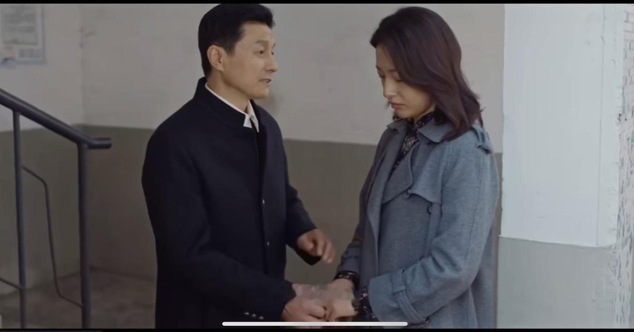 《悬案》里面徐亮这个悍匪，绝对是史上最窝囊的悍匪啊！

年轻的时候，抢了上百万珠