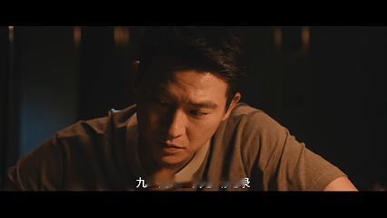 比起职场剧更有班味的是谍战剧 打工人看这部剧仿佛在照镜子，想逃离现状却束手无策，