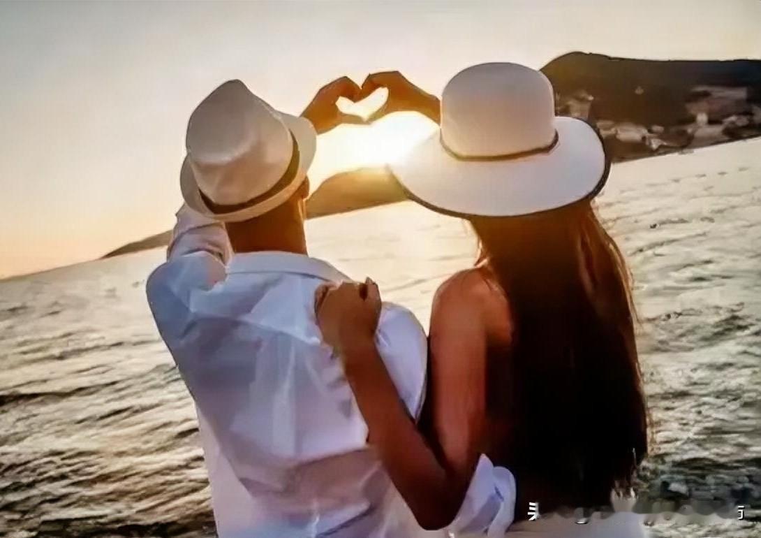 择一人，守一生的温暖——婚姻，是亲手选的家人。
 
婚姻 婚姻，是这辈子唯一一次