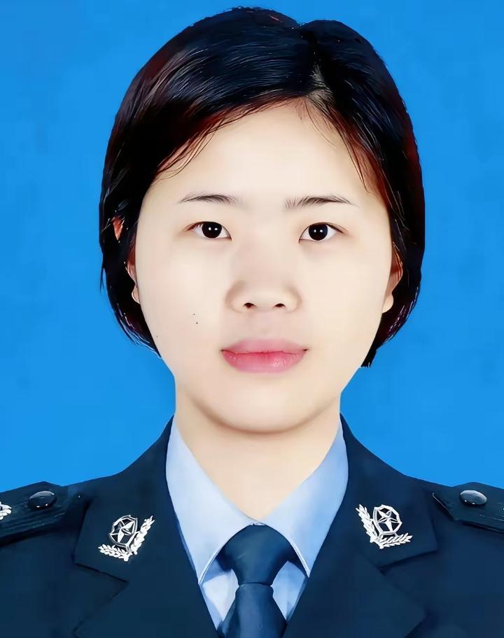 “这两天刷新闻看得心里堵得慌，到处是查大老虎的消息。
直到看见四川沐川那个叫罗慧