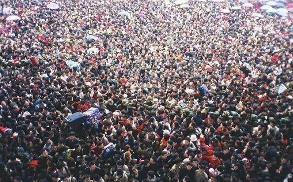 印度政策委员会的人说他们人口到2060年稳在16.5亿左右。但你翻翻他们自己的数