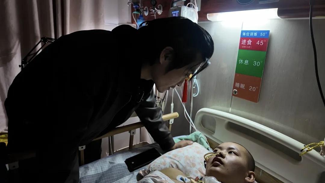 泪目！山东泰安，24岁准新娘，满心欢喜筹备婚礼，不料去诊所输液，竟遭无证人员违规