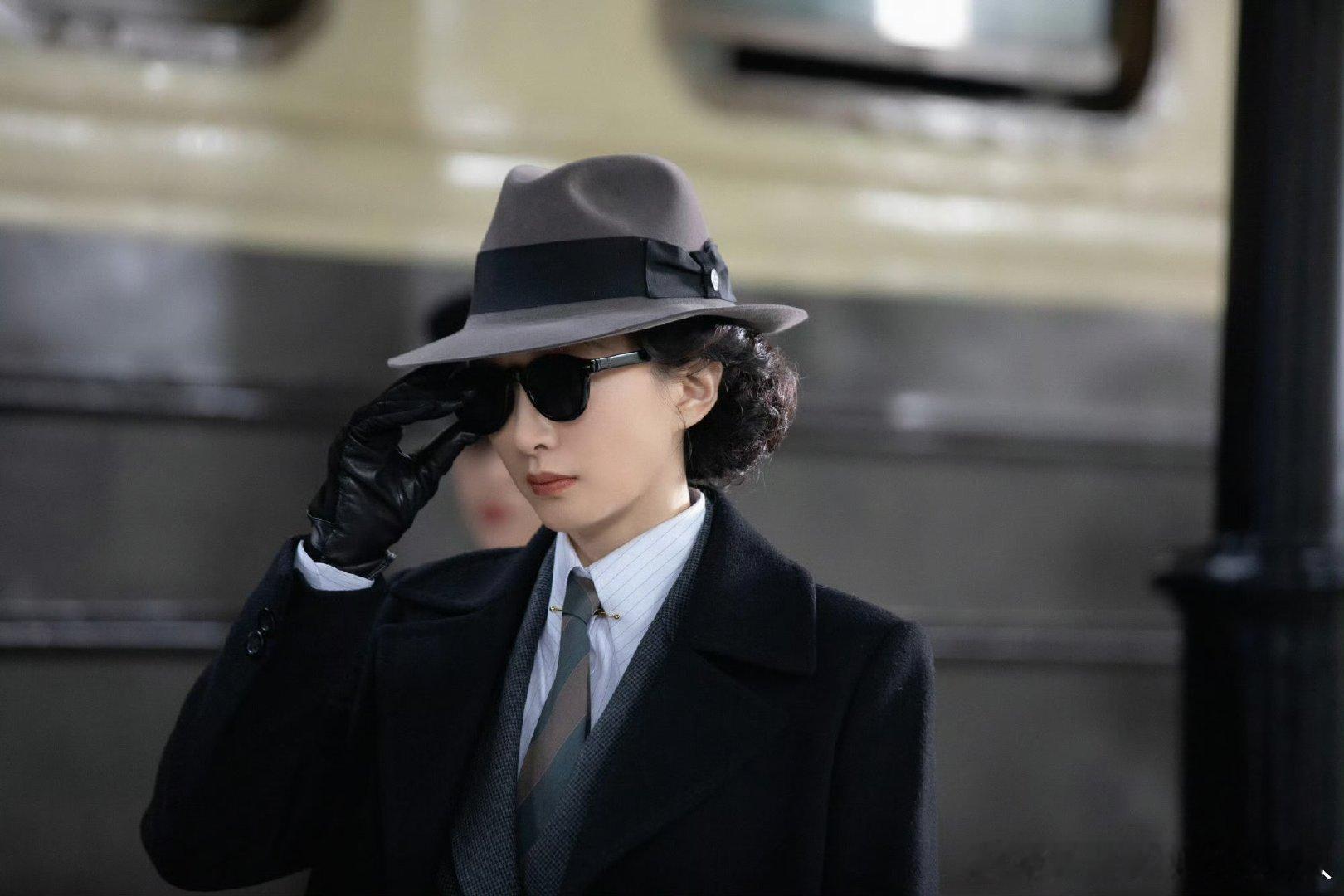 江疏影闯对赛道杀疯了 江疏影演民国女大佬压迫感江疏影算是把民国赛道拿捏住了！女大