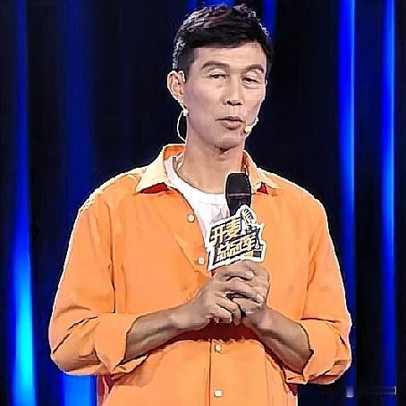 这几天看世界杯，今天才知道，今年参与解说的那个温文尔雅的先生是欧楚良，欧楚良是我