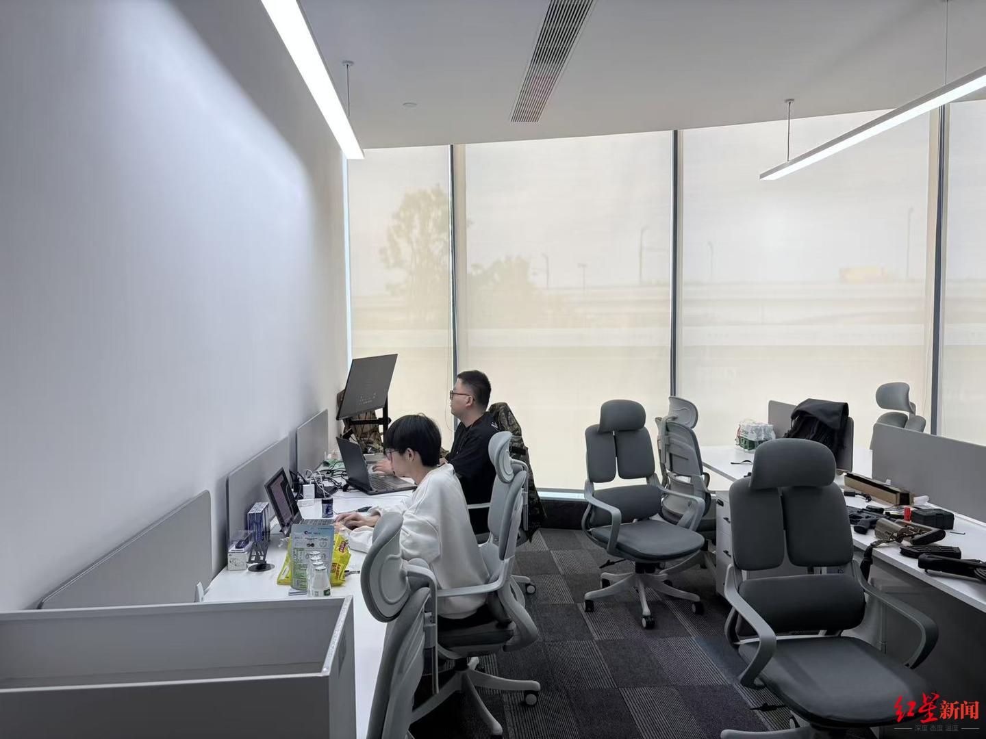 车企程序员变身“一人CEO”:他在成都用AI撬动6000人小众圈层