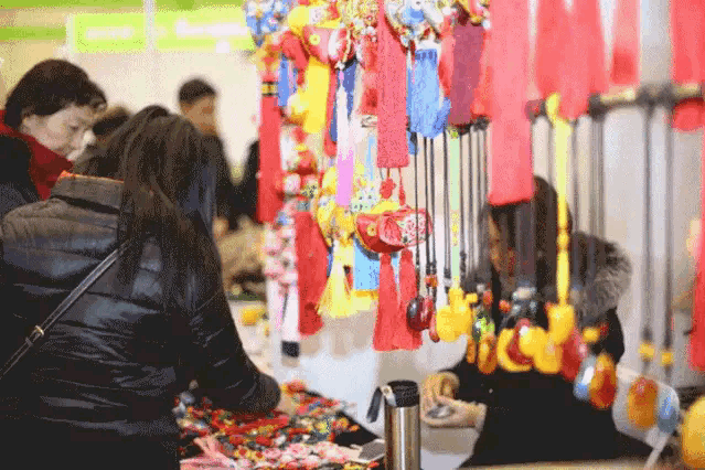 内娱开始送年货了 年味真的越来越浓啦！内娱爱豆们集体开启宠粉模式，简直太暖心～白