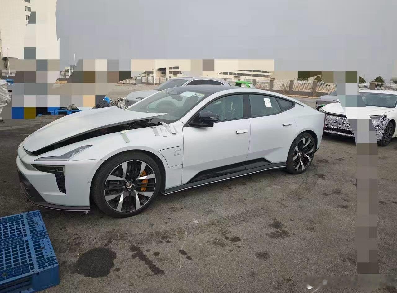 极星5！！你来真的啊？还真要在国内上么？牛逼！