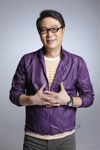 家有儿女中夏东海的扮演者、知名演员高亚麟，竟然婚内出轨还家暴妻子？这一消息让众多