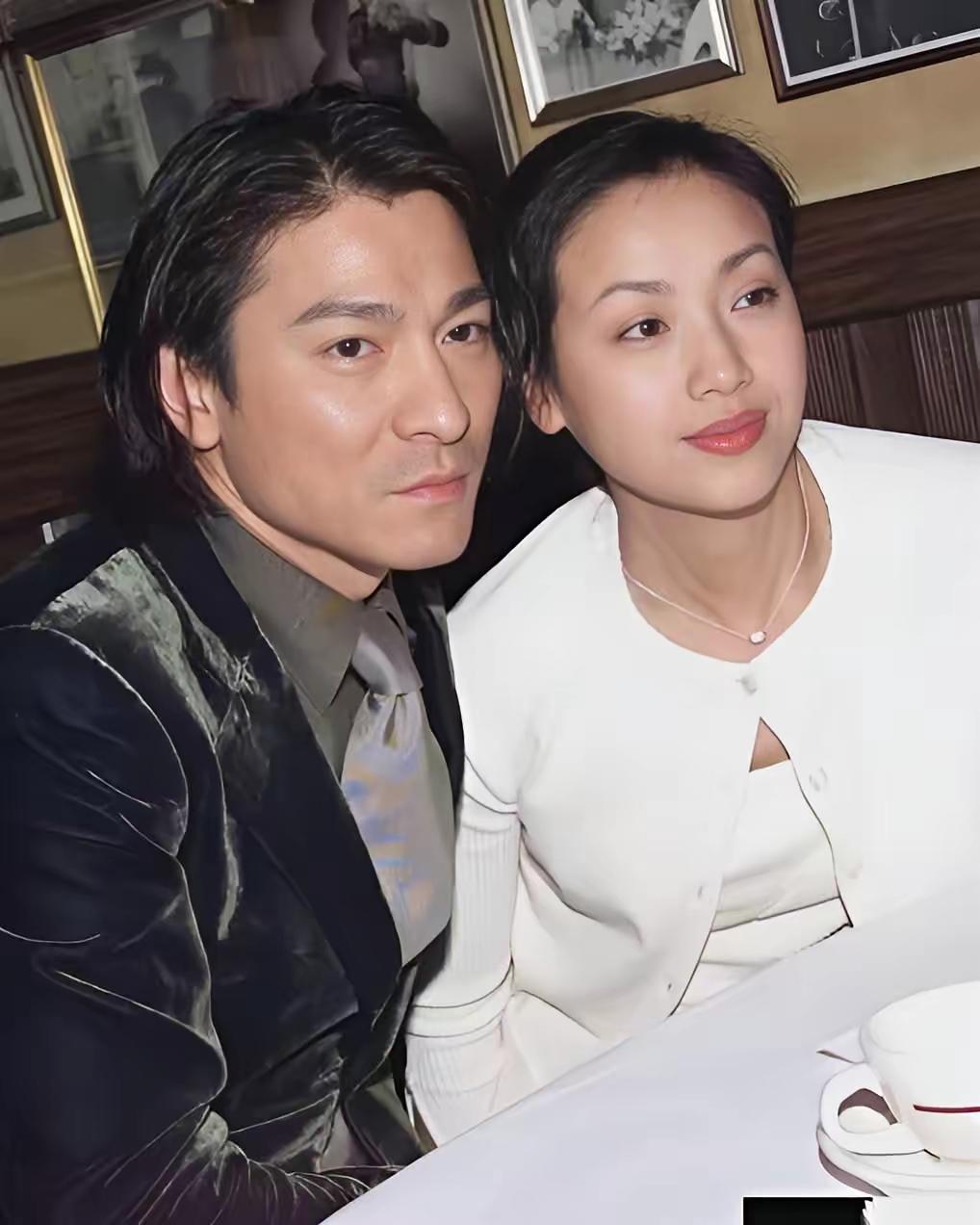 千万少女都想嫁给他，
只有一个拒绝他，
那就是吴倩莲。
所以听华仔唱
《给我一杯