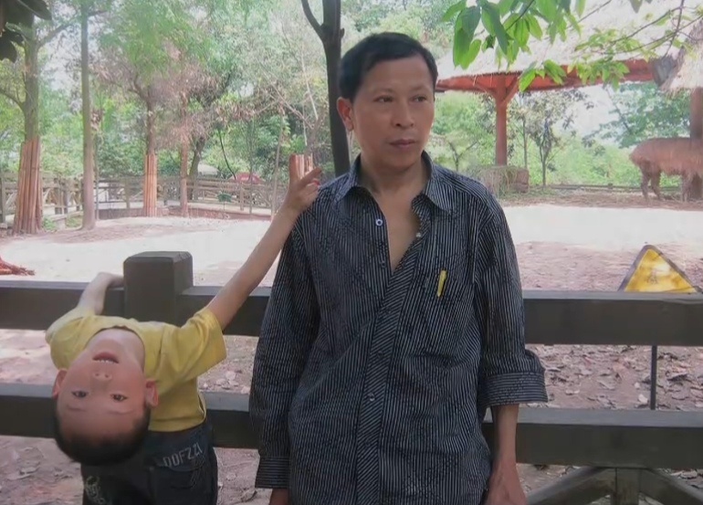 小小左童年影像萌哭