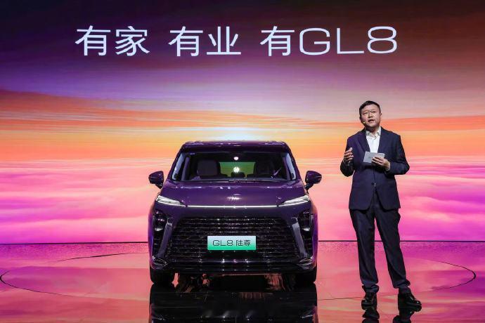 新款GL8陆尊PHEV上市了，售价33.99-39.99万，我来说几个重点：1、