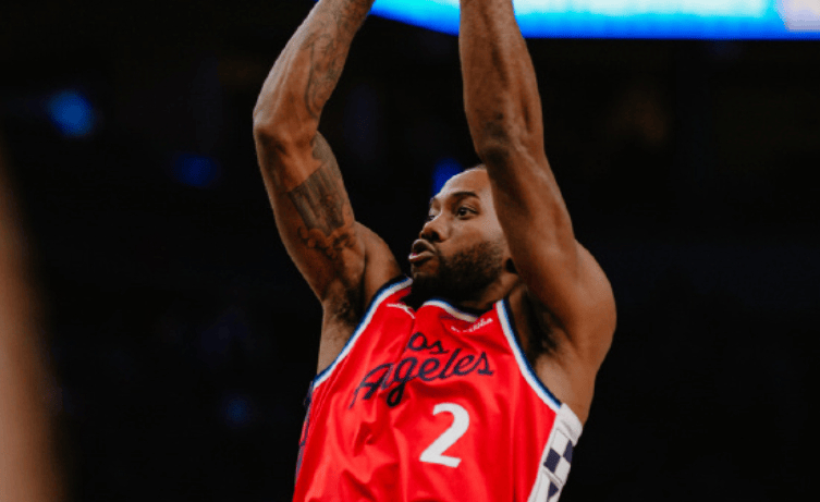 NBA那点事快船在过去8场比赛中输掉7场，近19场比赛更是输了16场。快船现在战