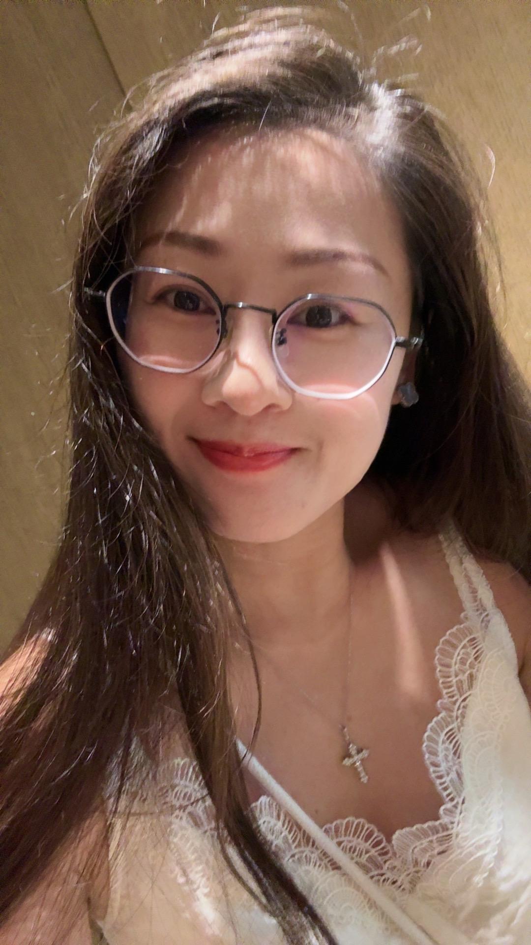 这个年纪，不可能很漂亮了，但一定要很快乐，尽量让身体舒服，让灵魂自由…...