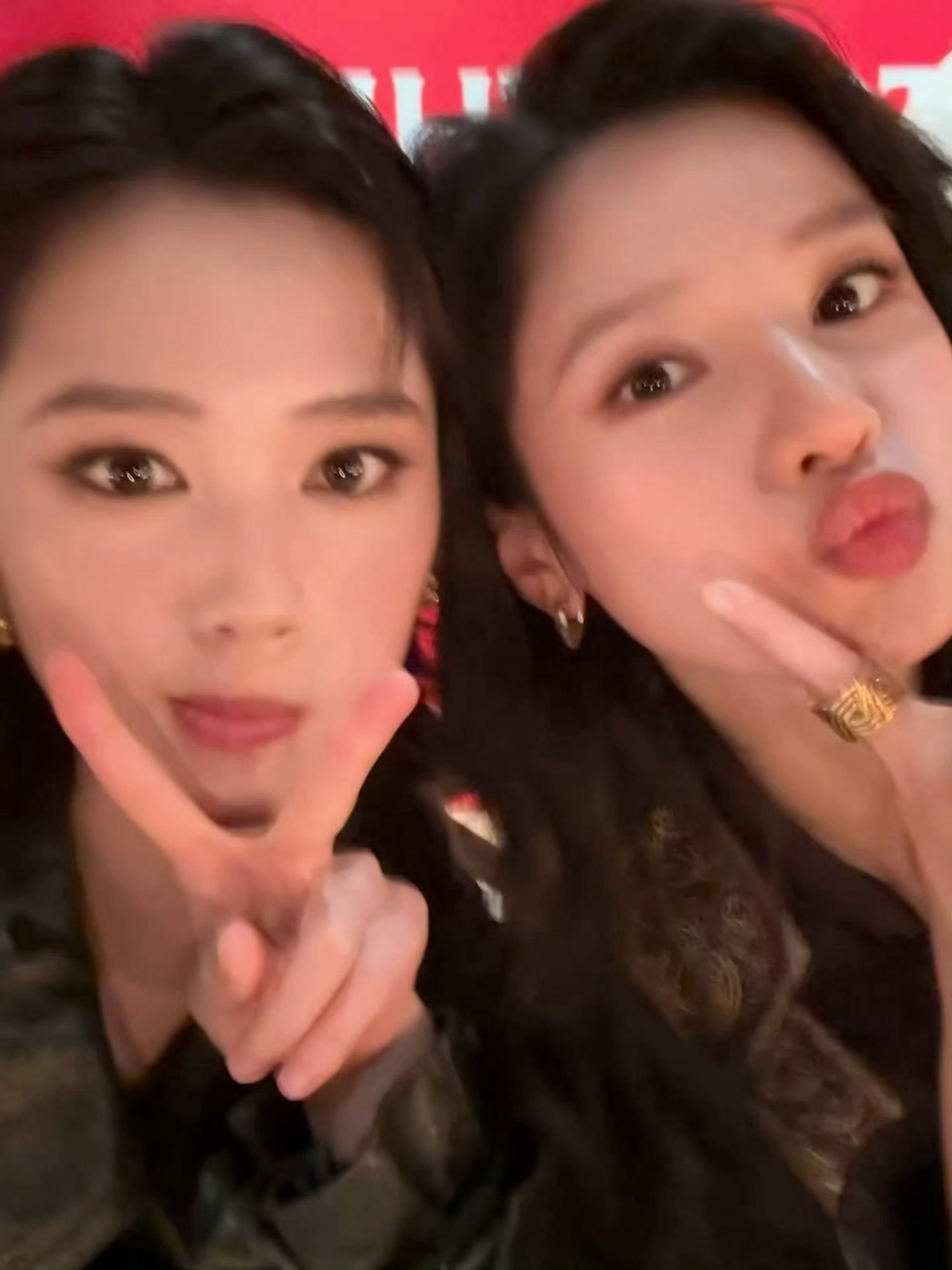 女宝们的漂亮自拍张婧仪鹤秋自拍张婧仪周雨彤鹤秋自拍