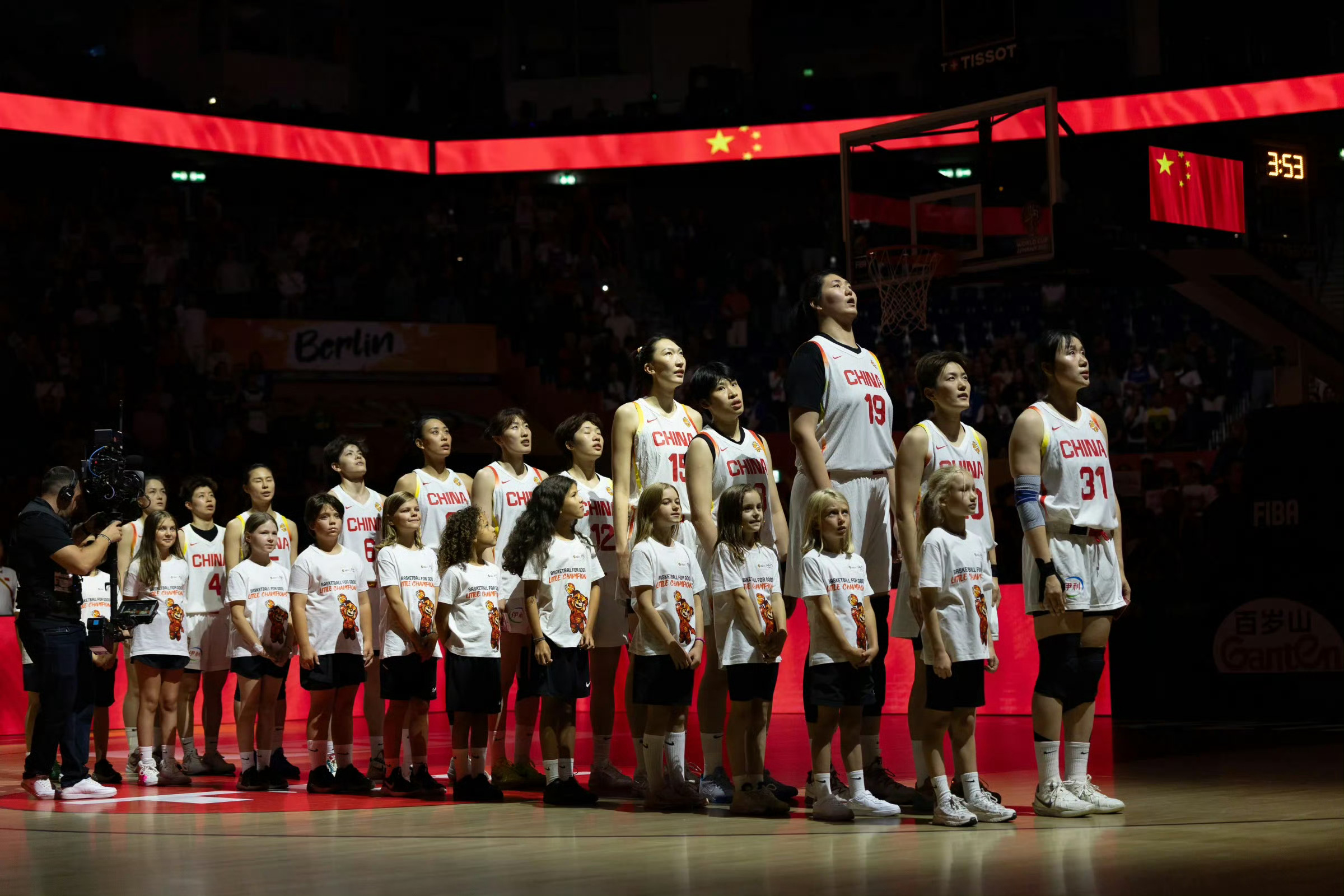中国女篮61-90不敌法国，止步八强……💔就这套阵容，能打进八强已经是超预期，