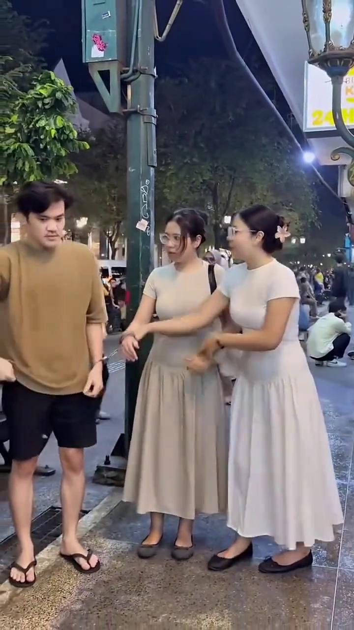 炸，有人。